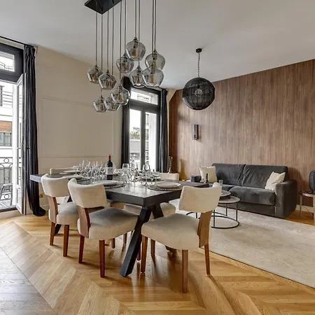 Apartment Triomphe - A Paris