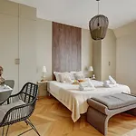 Triomphe - A Apartment Paris